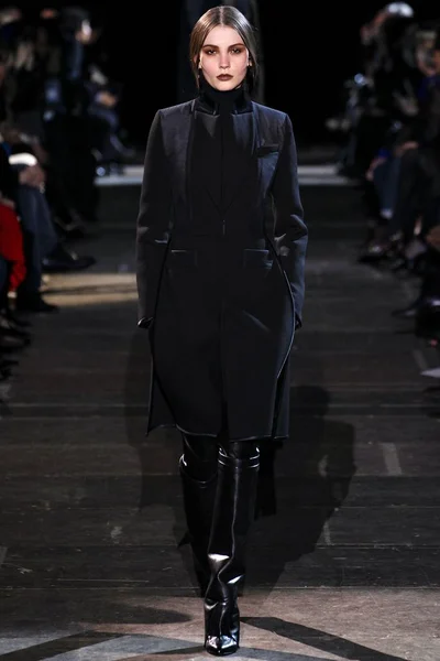 Look 4